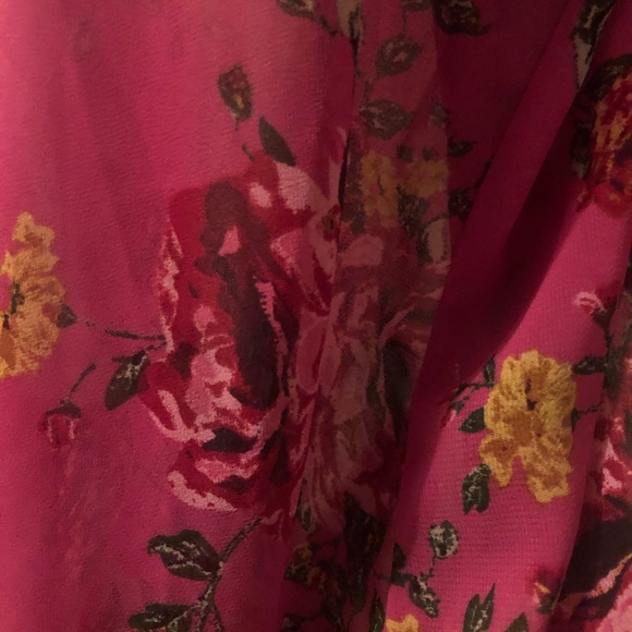 floral top - Picture 3 of 3